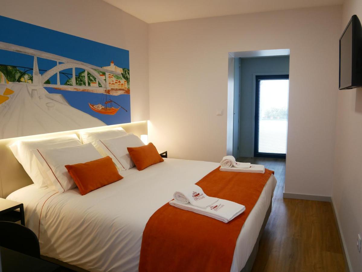 וילה נובה דה גאיה Serra Do Pilar Porto Suites מראה חיצוני תמונה