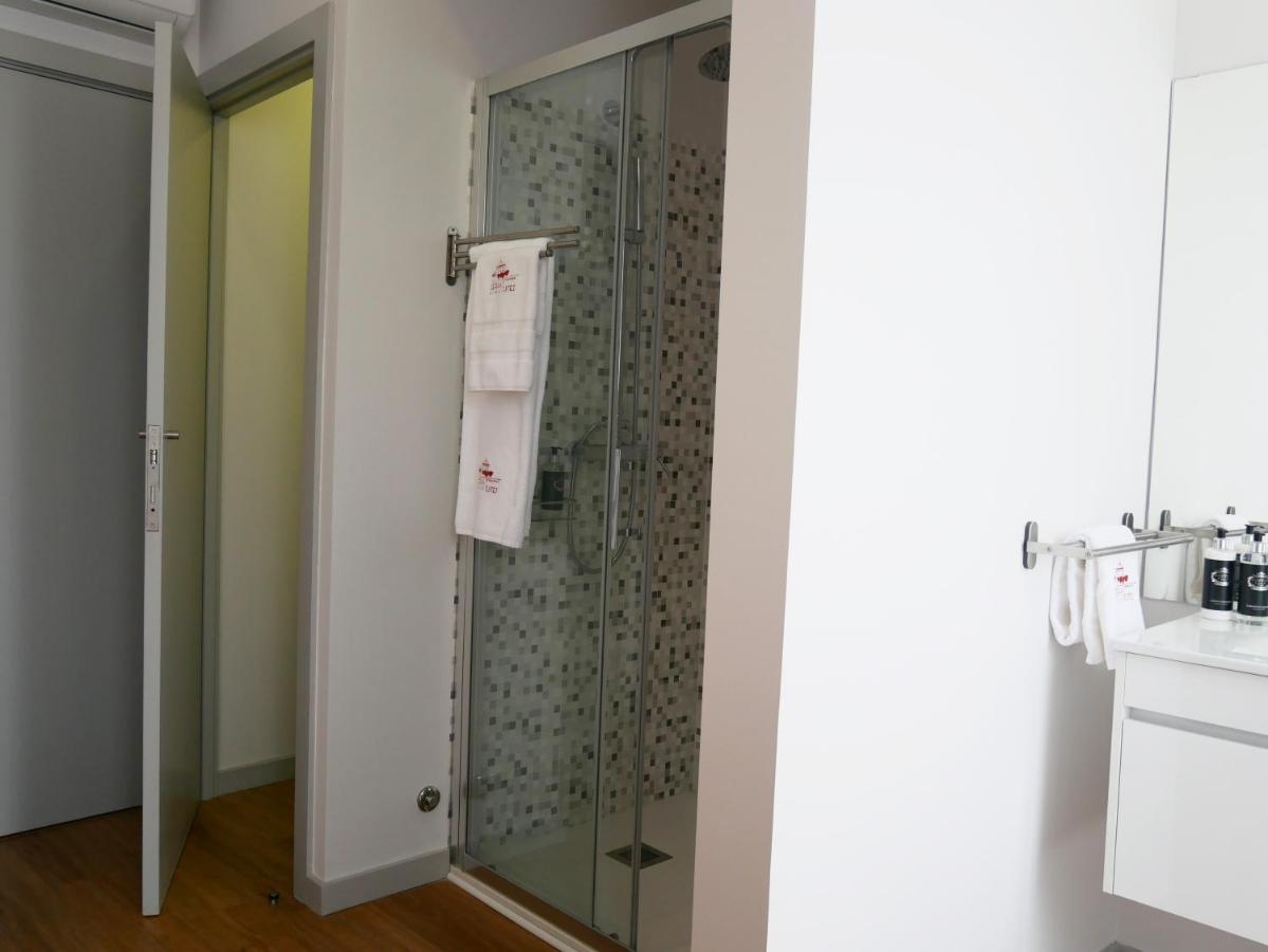 וילה נובה דה גאיה Serra Do Pilar Porto Suites מראה חיצוני תמונה