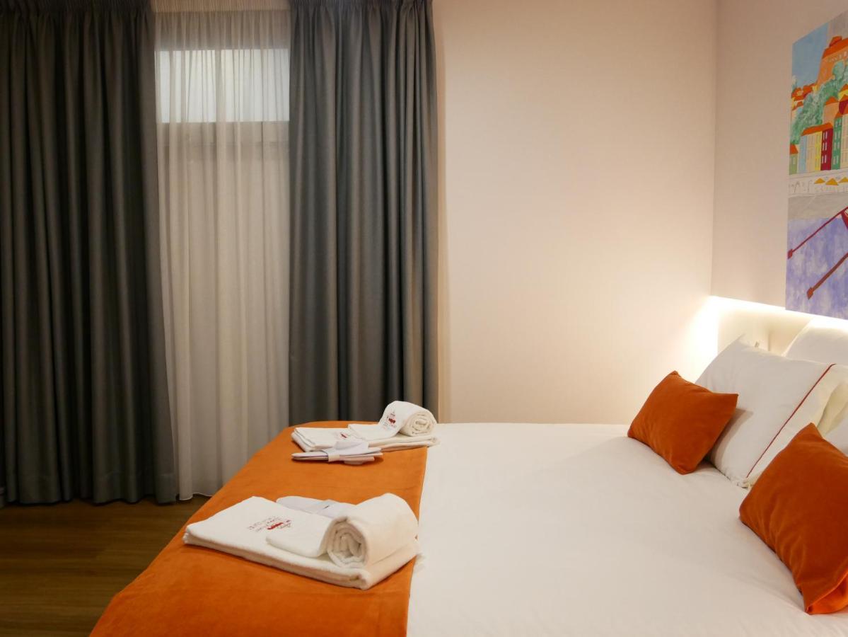 וילה נובה דה גאיה Serra Do Pilar Porto Suites מראה חיצוני תמונה